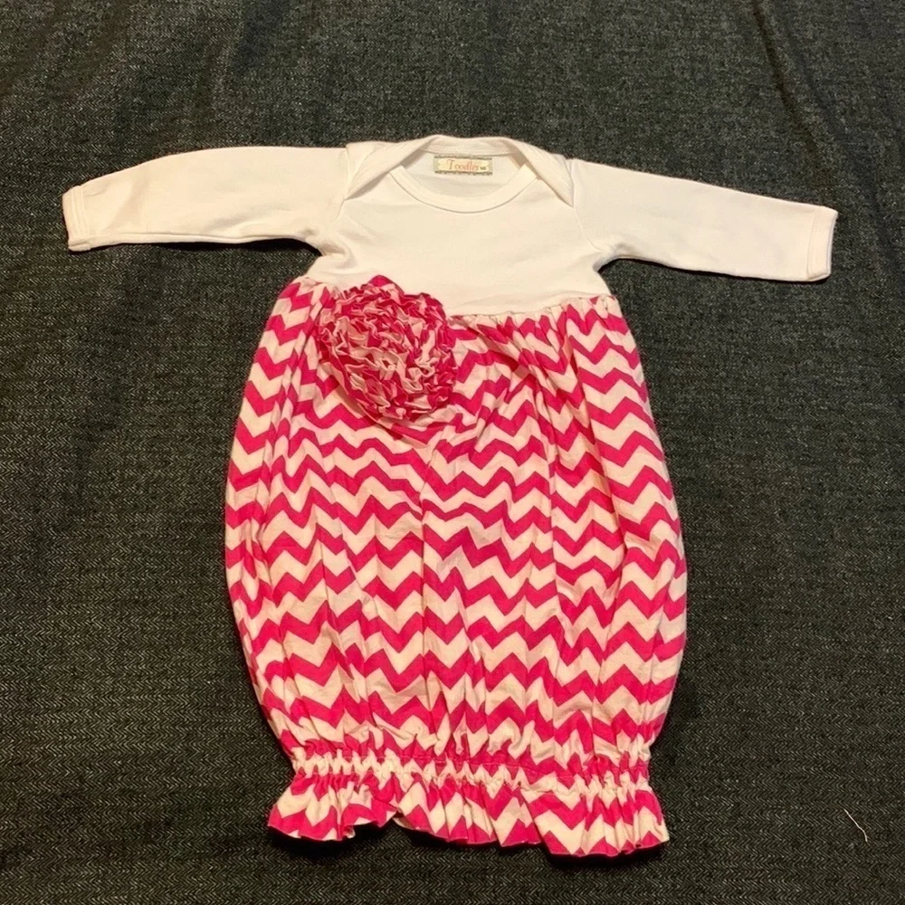 Toodles newborn gown with pink and white chevron print and flower